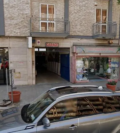 Casina Mia,viale Orazio Flacco 5 Policlinico